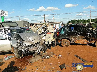 Acidente na BR-163 deixa uma vítima em estado grave e três com ferimentos leves