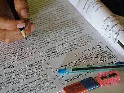 Mais de 2 mil tentam passar no exame da OAB em MS neste domingo