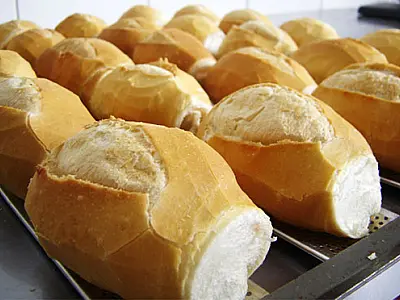 Pão deve ficar 5% mais caro, segundo associação