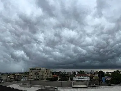 Frente fria muda tempo e MS registra 94% dos raios do país em uma hora