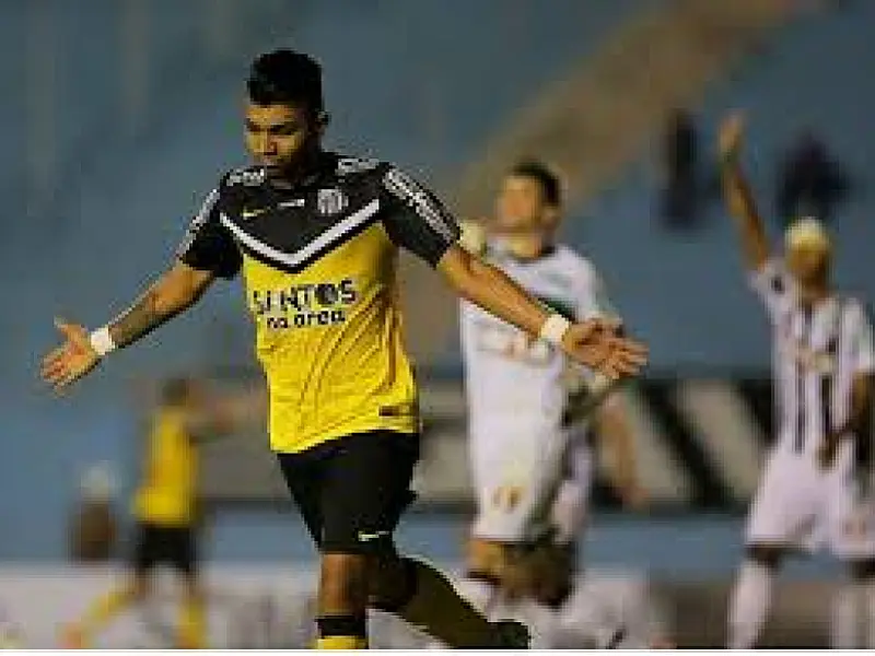 Após 1° vitória no brasileiro, Santos terá semana de decisões