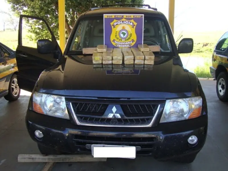 PRF apreende 30 kg de cocaína em Bataguassu