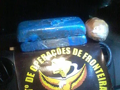 DOF apreende cocaína e haxixe em ônibus