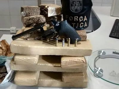 Força Tática do 10º BPM apreende revólver maconha na Capital