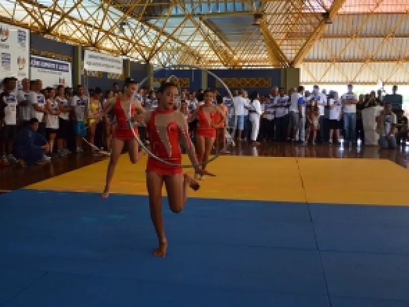 Atletas de ginástica rítmica da Capital participam de competição nacional