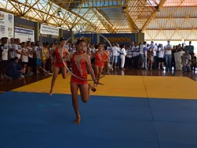 Atletas de ginástica rítmica da Capital participam de competição nacional