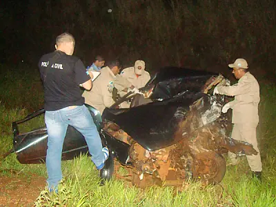 Colisão entre carro e caminhão mata estudante na MS 276