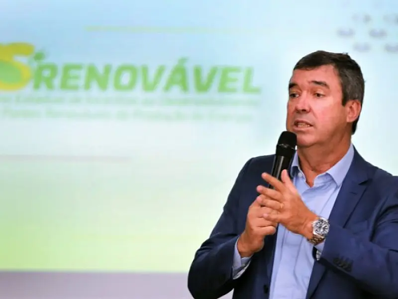 Parceria do Governo de MS leva energia limpa e mais barata para escolas e prédios públicos
