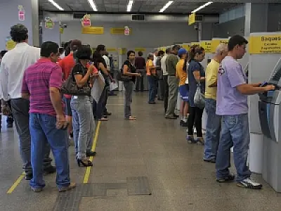 Mais da metade dos brasileiros têm conta em banco