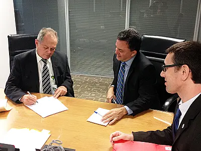 Vander entrega na ANTT reivindicações de municípios à concessão das BRs163, 262 e 267