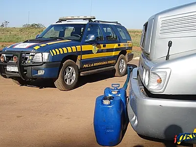 Caminhoneiros são detidos pela PRF pelo furto de combustível