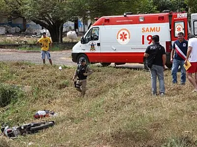 Casal fica ferido em queda de motocicleta em Coxim