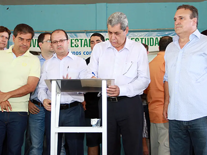 Cobertura de água e esgoto chega a 60% em Paranaíba