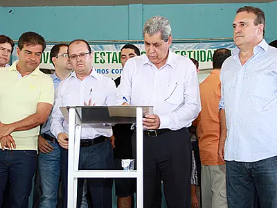 Cobertura de água e esgoto chega a 60% em Paranaíba