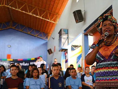 No mês da Consciência Negra, palestra em escola da REME aborda racismo e respeito às diferenças