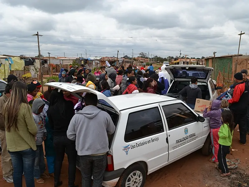 CRC-MS entrega agasalhos para moradores carentes da Capital