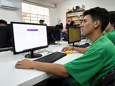 Presentes em 72 cidades, escolas de tempo integral conquistam pais, alunos e professores na rede