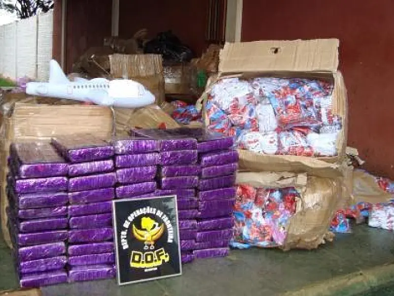 Traficante é preso com drogas e 1 tonelada de brinquedos