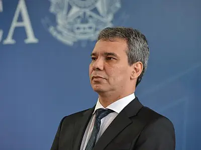 STF decide hoje se o ministro da Justiça pode continuar no cargo
