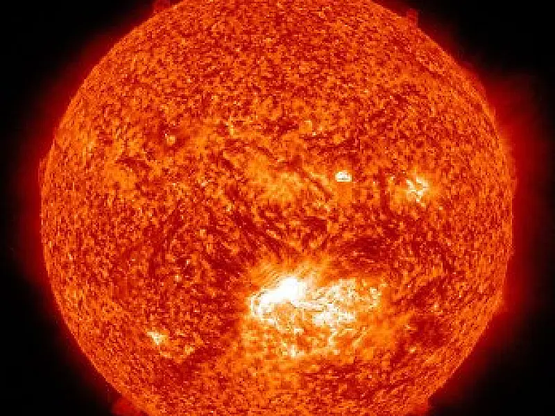 Nasa capta imagens de explosões solares