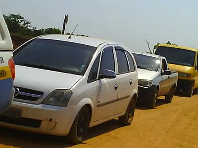 PMR intercepta comboio de cinco veículos e apreende contrabando