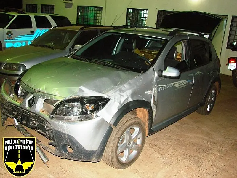 PMR apreende droga em carro abandonado após acidente