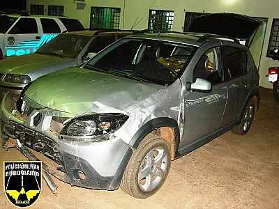 PMR apreende droga em carro abandonado após acidente