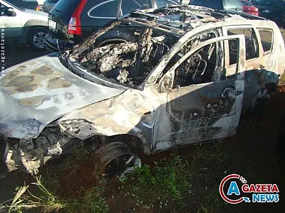 Ao fugir do DOF carro capota e pega fogo entre Amambai e Caarapó