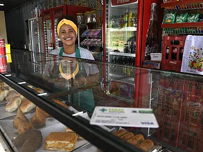 Com lanchonete em pleno vapor, mais uma beneficiária devolve cartão do Mais Social