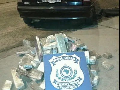 Maconha é apreendida em carro com placas de Três Lagoas