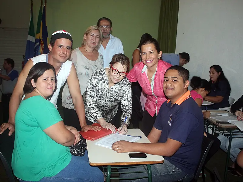 Tereza Cristina confirma R$ 750 mil em emendas durante assinatura de contratos da casa própria em Terenos