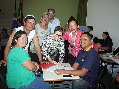 Tereza Cristina confirma R$ 750 mil em emendas durante assinatura de contratos da casa própria em Terenos