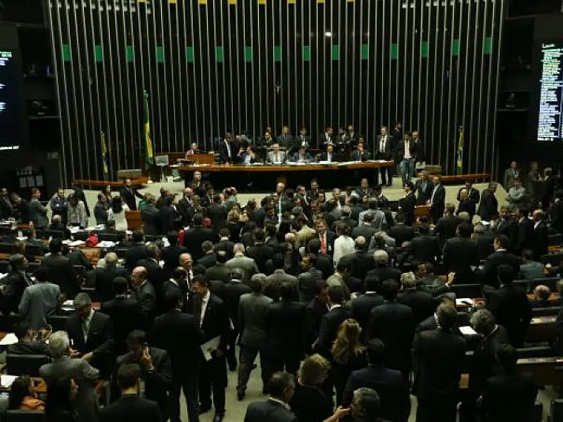 Congresso aprova projeto que altera meta fiscal de 2016