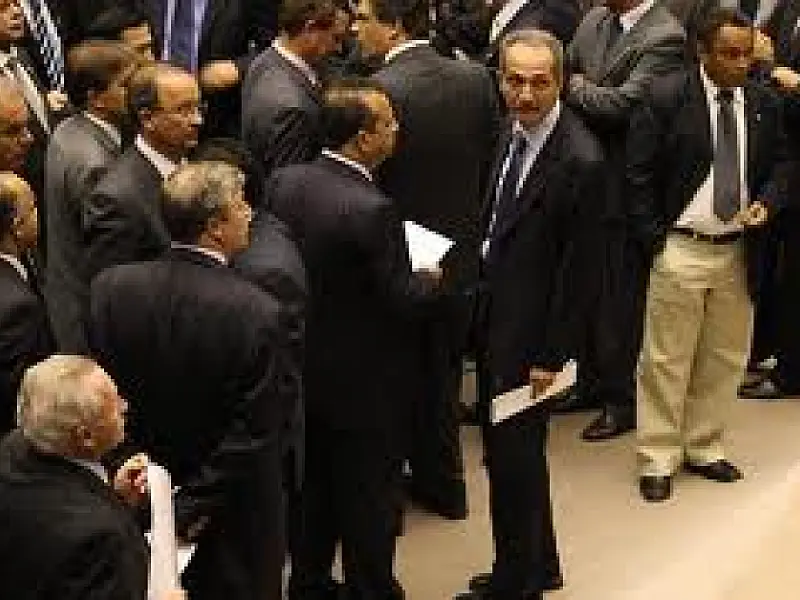 Após reunião com Palocci, líderes negociam Código Florestal na Câmara