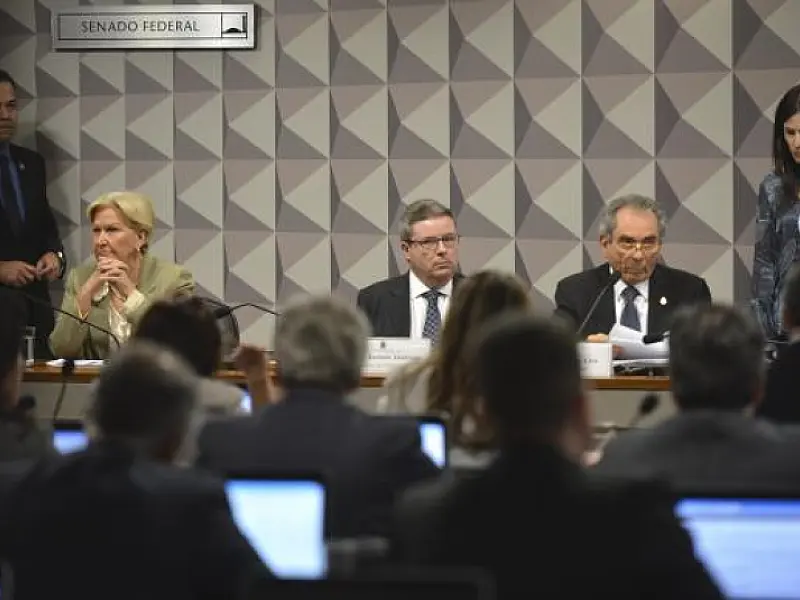 Comissão Especial do Senado ouve hoje autores do pedido de impeachment