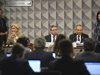 Comissão Especial do Senado ouve hoje autores do pedido de impeachment