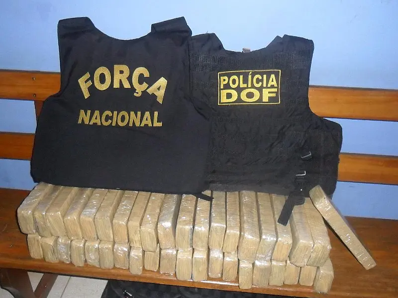 DOF e FN apreendem 35 quilos maconha em ônibus na MS-289