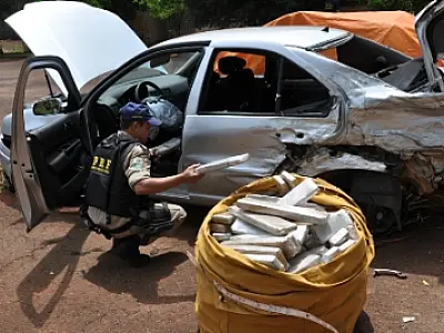 Para fugir da polícia, veículo carregado de maconha causa acidente na BR 163