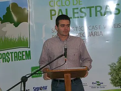 Produtores rurais de Santa Rita do Pardo recebem capacitação para melhoramento de pastagens