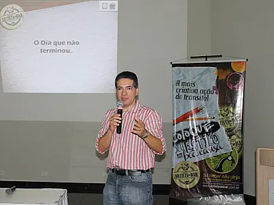 Detran apresenta campanha Artistas de Bar - Educando com Arte