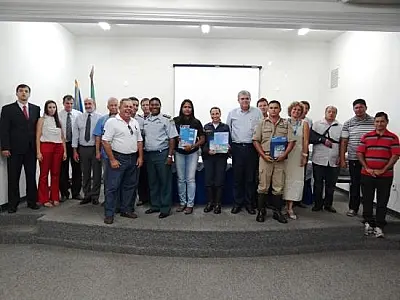 Policiais do 6º BPM recebem chaves de moradias do programa “Casa de Polícia”
