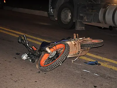 Motociclista que colidiu na traseira de carro na BR-163 é preso por embriaguez