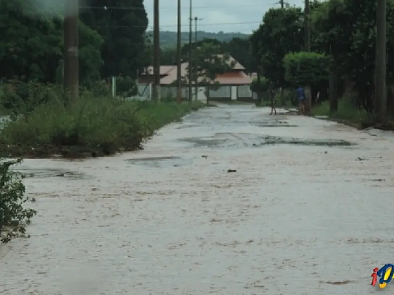 Rio Verde sofre com estragos causados pela chuva