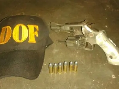 Polícia apreende arma de fogo e munições na região de fronteira