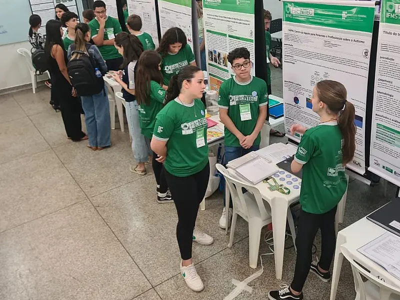 Projeto da REME sobre Aves da Escola vence feira federal