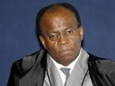 Joaquim Barbosa mantém decisão do STJ e sessão segue na Câmara Municipal