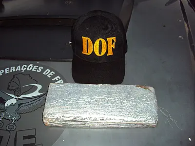Polícia apreende 878 gramas de maconha no interior