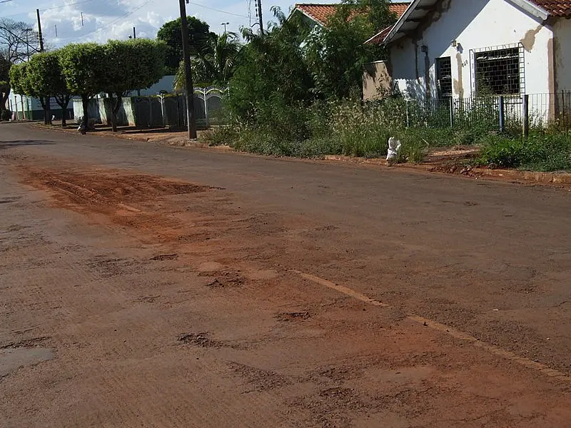 Vias centrais de Sidrolândia ‘esfarelam’ por falta de manutenção