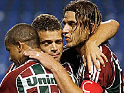 Fluminense vence Figueira e afasta crise