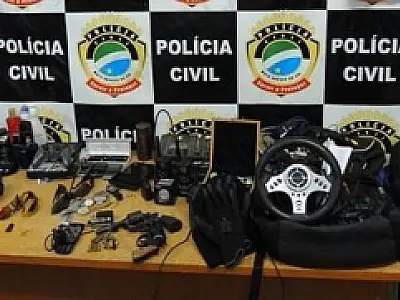 Dupla acusada de furtos e receptação é presa com armas em Três Lagoas